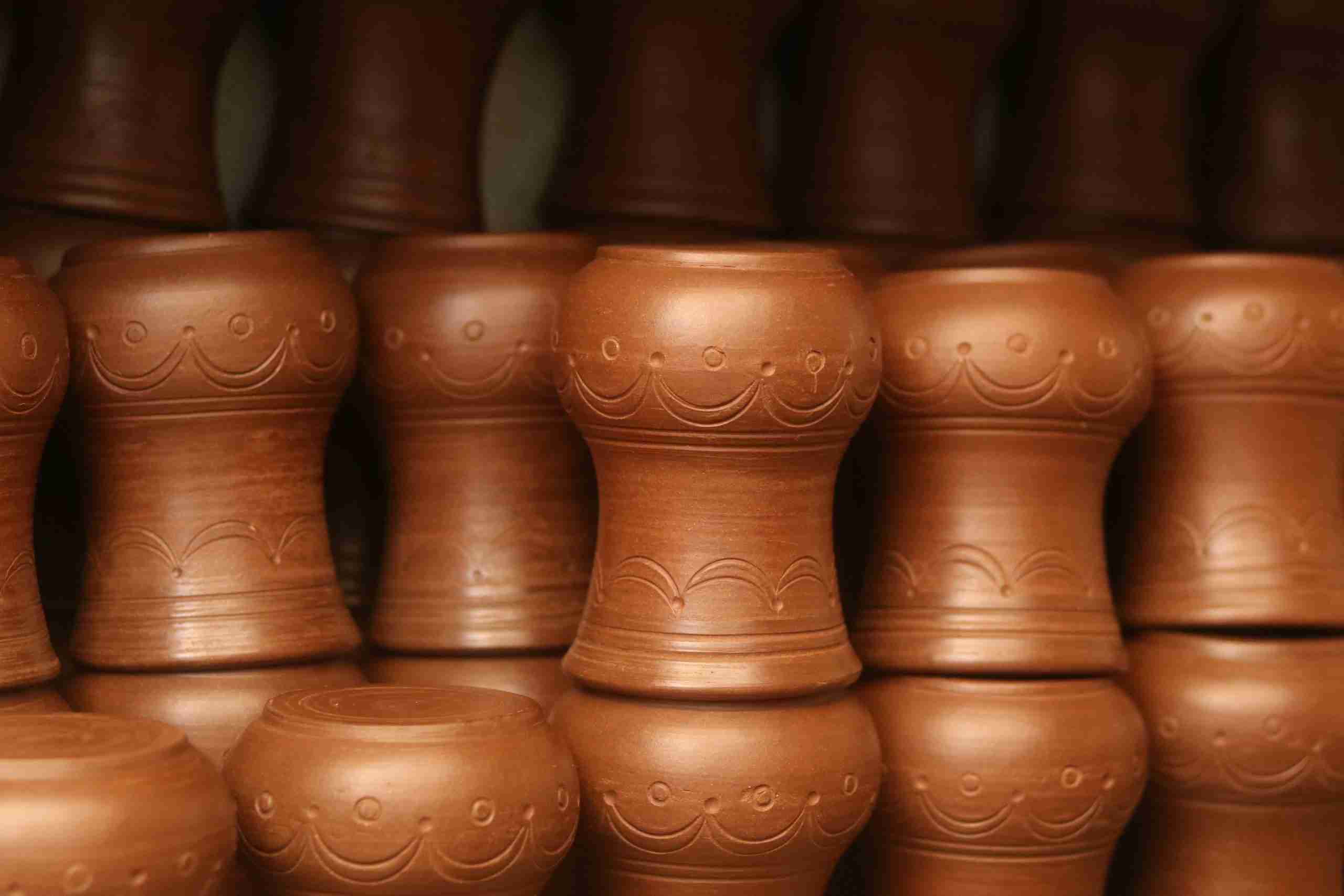 Why should you cook in earthen pots?