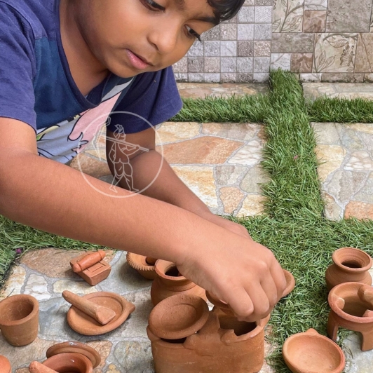 குழந்தைகள் விளையாட 30 பொருட்கள் கொண்ட சொப்பு சாமான்கள்  | மண்சட்டி | Ulamart